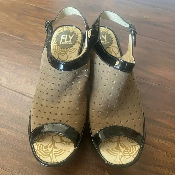 Fly London Yile sandals-Euro size 38, US size 7.  Brown and Black - Picture 2 of 8